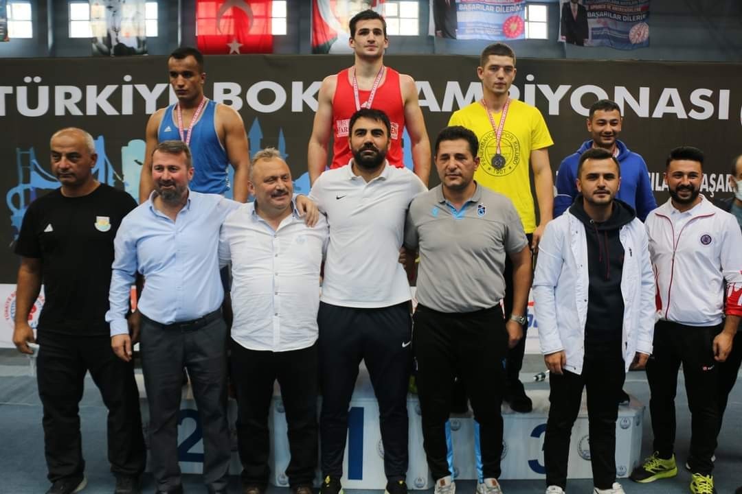 Bursalı boksör Büyükdağ Türkiye şampiyonu oldu